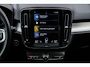 Volvo XC40 1.5 T4 Plug-in Hybrid Plus Dark | PHEV | Panoramadak | Harman Kardon Audio | Achteruitrijcamera | Parkeersensoren | Keyless Entry | Elektrische Achterklep | Elektrisch Verstelbare Voorstoelen | Navigatie | Apple Carplay | Android Auto | Cruise Control
