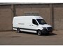 Mercedes-Benz Sprinter 319 CDI | L4 H2 | XXL | RWD | AUTOMAAT | 2X LUCHTGEVEERDE STOELEN | 360 CAMERA | DISTRONIC + | VOLLEDIG BETIMMERDE LAADRUIMTE | VOORRUITVERWARMING | STANDKACHEL | AIRCO AUTOMATISCH | CERTIFIED