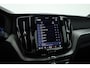 Volvo XC60 2.0 T8 455 PK Plug-in hybrid AWD Plus Dark | Luchtvering | Sport stoelen | 360 camera | Zwarte hemel | 21 inch | Adap. cruise |