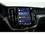 Volvo XC60 2.0 T8 455 PK Plug-in hybrid AWD Plus Dark | Luchtvering | Sport stoelen | 360 camera | Zwarte hemel | 21 inch | Adap. cruise |