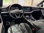 Volkswagen Touareg 3.0 TSi eHybrid 4MOTION R | FINAL EDITION | Luchtvering | Trekhaak | Panoramadak | Dynaudio | 360° Camera