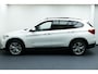 BMW X1 sDrive18i High Executive. Panodak, Leer, Stoelverw, Navi, Camera, 18"LMV, Haak 1700kg