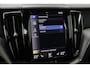 Volvo XC60 T4 R-Design | Camera | BLIS | Elektrische Achterklep | Memory Seats | Apple CarPlay | Verwarmde Voorruit | 19 Inch