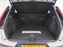 Volvo XC40 T4 211pk R-Design / Full-LED / Elektr. Stoelen / Panoramadak / 360 camera / Harman&Kardon Audio / 19'' / Getint glas / Keyless / Trekhaak / Stoel + Stuurw. Verwarming / Achterb. Verwarming / ACC / BLIS /