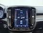 Volvo XC40 T4 211pk R-Design / Full-LED / Elektr. Stoelen / Panoramadak / 360 camera / Harman&Kardon Audio / 19'' / Getint glas / Keyless / Trekhaak / Stoel + Stuurw. Verwarming / Achterb. Verwarming / ACC / BLIS /