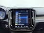 Volvo XC40 T4 211pk R-Design / Full-LED / Elektr. Stoelen / Panoramadak / 360 camera / Harman&Kardon Audio / 19'' / Getint glas / Keyless / Trekhaak / Stoel + Stuurw. Verwarming / Achterb. Verwarming / ACC / BLIS /