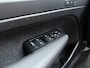 Volvo XC40 T4 211pk R-Design / Full-LED / Elektr. Stoelen / Panoramadak / 360 camera / Harman&Kardon Audio / 19'' / Getint glas / Keyless / Trekhaak / Stoel + Stuurw. Verwarming / Achterb. Verwarming / ACC / BLIS /