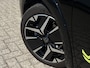 Peugeot 208 1.2 Hybrid 110 e-DCS6 GT | Camera & Sensoren Voor + Achter | Blindspot Monitoring | Adaptive Cruise Control | CarPlay | Lane Keeping |