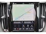 Volvo XC60 T8 Recharge AWD Ultimate Dark - Luchtvering - Panorama/schuifdak - IntelliSafe Assist & Surround - 360° Camera - Harman/Kardon audio - Verwarmde voorstoelen, stuur & achterbank - Parkeersensoren voor & achter - Elektr. bedienb. voorstoelen met geheugen - Head up display - Standkachel - Extra getint glas - Elektr. inklapbare trekhaak - 19' LMV