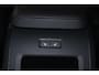 Volvo XC60 T8 Recharge AWD Ultimate Dark - Luchtvering - Panorama/schuifdak - IntelliSafe Assist & Surround - 360° Camera - Harman/Kardon audio - Verwarmde voorstoelen, stuur & achterbank - Parkeersensoren voor & achter - Elektr. bedienb. voorstoelen met geheugen - Head up display - Standkachel - Extra getint glas - Elektr. inklapbare trekhaak - 19' LMV