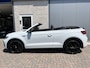 Volkswagen T-Roc 1.5 TSI R-Line / AUTOMAAT/ BLACK STYLE/ CAMERA/ PARK. SENSOREN/ IQ. LIGHT/ APP CONNECT/ ADAPT. CRUISE/ NAVI/ AIRCO/ DAB/ CLIMA/ RIJ-MODI/ 18'' LMV