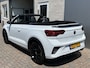 Volkswagen T-Roc 1.5 TSI R-Line / AUTOMAAT/ BLACK STYLE/ CAMERA/ PARK. SENSOREN/ IQ. LIGHT/ APP CONNECT/ ADAPT. CRUISE/ NAVI/ AIRCO/ DAB/ CLIMA/ RIJ-MODI/ 18'' LMV