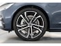 Volvo S90 2.0 T8 AWD Plus Dark | Luchtvering | Pano | Blis | ACC | Elek. stoel+mem. | Stuur- & 4x stoelverw. | H&K | 20" |