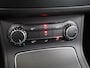 Mercedes-Benz B-klasse 180 Business Solution AMG | Panoramadak | Stoelverwarming | LED koplampen | Navigatie |