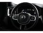 Volvo XC60 T6 Recharge AWD Plus Black Edition | Facelift | Nappa Leder | Head-Up | 360° | Harman/Kardon | Panoramadak | Trekhaak | Stoelventilatie | Adaptive Cruise | BLIS