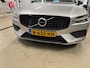 Volvo V60 2.0 B3 Momentum Advantage Goed Lezen! Niet voor particulieren!! Alleen voor een RWD erkend bedrijf Heeft oliepomp modificatie nodig