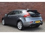 Volvo V40 T3 152PK Automaat Summum | Trekhaak | Keyless Entry |