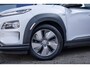 Hyundai Kona Electric EV Premium 64 kWh | Schuifdak | Camera | Cruise adaptief | Head-up | Stoel ventilatie+verwarming | Full optie! | Achteruitrijcamera | Apple Carplay/Android Auto|telefoonintegratie premium | Audio installatie premium