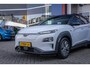 Hyundai Kona Electric EV Premium 64 kWh | Schuifdak | Camera | Cruise adaptief | Head-up | Stoel ventilatie+verwarming | Full optie! | Achteruitrijcamera | Apple Carplay/Android Auto|telefoonintegratie premium | Audio installatie premium