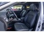 Hyundai Kona Electric EV Premium 64 kWh | Schuifdak | Camera | Cruise adaptief | Head-up | Stoel ventilatie+verwarming | Full optie! | Achteruitrijcamera | Apple Carplay/Android Auto|telefoonintegratie premium | Audio installatie premium