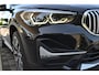 BMW X1 2.0 192 pk Autom. | Panoramdak | Trekhaak 1800kg | Leer | Head Up | Achteruitrijcamera | sDrive20i VDL Nedcar Edition Dealer onderhouden.