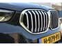 BMW X1 2.0 192 pk Autom. | Panoramdak | Trekhaak 1800kg | Leer | Head Up | Achteruitrijcamera | sDrive20i VDL Nedcar Edition Dealer onderhouden.