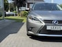 Lexus CT 200h Executive | Leer, Trekhaak, 17 inch, Navigatie, Parkeersensoren, Camera, Licht + Regensensor