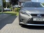 Lexus CT 200h Executive | Leer, Trekhaak, 17 inch, Navigatie, Parkeersensoren, Camera, Licht + Regensensor