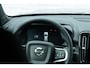 Volvo EC40 Single Motor Plus Black Edition Europa 70 kWh | Harman Kardon Audio | Adaptieve Cruise Control | Stuur-/Stoelverwarming V+A | Getint Glas | Panoramadak |