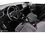 Volkswagen T-Roc 1.5 eTsi R-Line - Trekhaak Afneembaar- Camera - Navi- Stoelverwarming