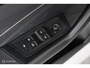Volkswagen T-Roc 1.5 eTsi R-Line - Trekhaak Afneembaar- Camera - Navi- Stoelverwarming