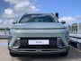 Hyundai Kona 1.6 GDI HEV Premium Full Hybride Automaat met Navigatie, Lederen bekleding en Stoelverwarming Uit voorraad leverbaar!