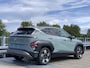 Hyundai Kona 1.6 GDI HEV Premium Full Hybride Automaat met Navigatie, Lederen bekleding en Stoelverwarming Uit voorraad leverbaar!