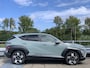 Hyundai Kona 1.6 GDI HEV Premium Full Hybride Automaat met Navigatie, Lederen bekleding en Stoelverwarming Uit voorraad leverbaar!