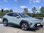 Hyundai Kona 1.6 GDI HEV Premium Full Hybride Automaat met Navigatie, Lederen bekleding en Stoelverwarming Uit voorraad leverbaar!