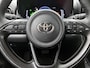 Toyota Yaris Cross 1.5 Hybrid 115 Dynamic Comfort Pack | BTW voertuig | Dodehoek detectie | Stuur+stoelverwarming | Parkeersensoren voor+Achter | Draadloze telefoonlader | Apple CarPlay/Android Auto | Cruise Control Adaptive | Achteruitrijcamera SL 91