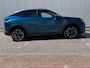 Peugeot 3008 1.2 Hybrid 136PK GT Automaat | Stoel + Stuurverwarming | Camera | Elektrische Achterklep | Apple Carplay / Android Auto (Draadloos) | Navigatie | Sfeerverlichting | Keyless | | Cruise control adaptief met Stop&Go | DAB ontvanger | Elektrische ramen voor