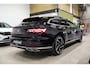 Volkswagen Arteon Shooting Brake 2.0 TSI R-Line * Kuipstoelen - Pano - 360° Cam - Harman Kardon - Keyless - 20" - Standkachel *