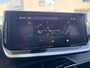 Peugeot 2008 1.2 Hybrid 136PK Allure Automaat | Camera Voor + Achter | Navigatie | Apple Carplay / Android Auto | Keyless Entery/Start | 17" Licht Metaal | Adaptive Cruise Control | | Bots waarschuwing systeem | Buitenspiegels in afwijkende kleur | Buitenspiegels met verlichting