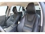 Volvo V60 2.4 D6 Twin Engine Momentum | Incl. 12 maanden garantie | Voorstoelen verwarmd | Parkeersensoren | Cruise control | Climate control | Bluetooth | Lichtmetalen velgen | Navigatie