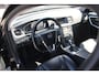 Volvo V60 2.4 D6 Twin Engine Momentum | Incl. 12 maanden garantie | Voorstoelen verwarmd | Parkeersensoren | Cruise control | Climate control | Bluetooth | Lichtmetalen velgen | Navigatie