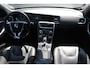 Volvo V60 2.4 D6 Twin Engine Momentum | Incl. 12 maanden garantie | Voorstoelen verwarmd | Parkeersensoren | Cruise control | Climate control | Bluetooth | Lichtmetalen velgen | Navigatie