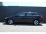 Volvo V60 2.4 D6 Twin Engine Momentum | Incl. 12 maanden garantie | Voorstoelen verwarmd | Parkeersensoren | Cruise control | Climate control | Bluetooth | Lichtmetalen velgen | Navigatie