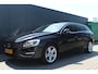 Volvo V60 2.4 D6 Twin Engine Momentum | Incl. 12 maanden garantie | Voorstoelen verwarmd | Parkeersensoren | Cruise control | Climate control | Bluetooth | Lichtmetalen velgen | Navigatie