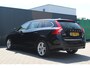 Volvo V60 2.4 D6 Twin Engine Momentum | Incl. 12 maanden garantie | Voorstoelen verwarmd | Parkeersensoren | Cruise control | Climate control | Bluetooth | Lichtmetalen velgen | Navigatie