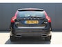 Volvo V60 2.4 D6 Twin Engine Momentum | Incl. 12 maanden garantie | Voorstoelen verwarmd | Parkeersensoren | Cruise control | Climate control | Bluetooth | Lichtmetalen velgen | Navigatie