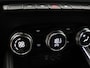 Renault Clio E-Tech Hybrid 140pk Intens | Cruise control | Climate control | Achteruitrijcamera | Navigatie | Apple carplay / Android auto |