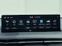 Genesis GV70 AWD SPORT / Fabrieksgarantie tot 06-2029 / SOH 98,7% / 1.800 kg Trekgewicht / Schuif-/Kanteldak / Keyless Entry/Start / Apple Carplay Android Auto / Stuur- Stoel & Achterbank verwarming / Elektische Achterklep / Stoelventilatie / 360/Rondomzicht camera / CCS Snelladen / 20" Velgen /