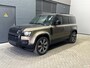 Land Rover Defender 2.0 P300e 110 X | FACELIFT | ClearSight | Meridian Surround | Trekhaak | Luchtvering | Koelbox | Panoramadak | 22 Inch