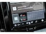 Volvo XC60 T6 Automaat Plug-in hybrid AWD Plus Dark | Elektrisch wegklapbare trekhaak | Panoramadak | Premium audio by Harman Kardon | Verwarmbare voorstoelen, achterbank en stuurverwarming | 4-seizoenenbanden | Adaptive cruise control | 360° parkeercamera |